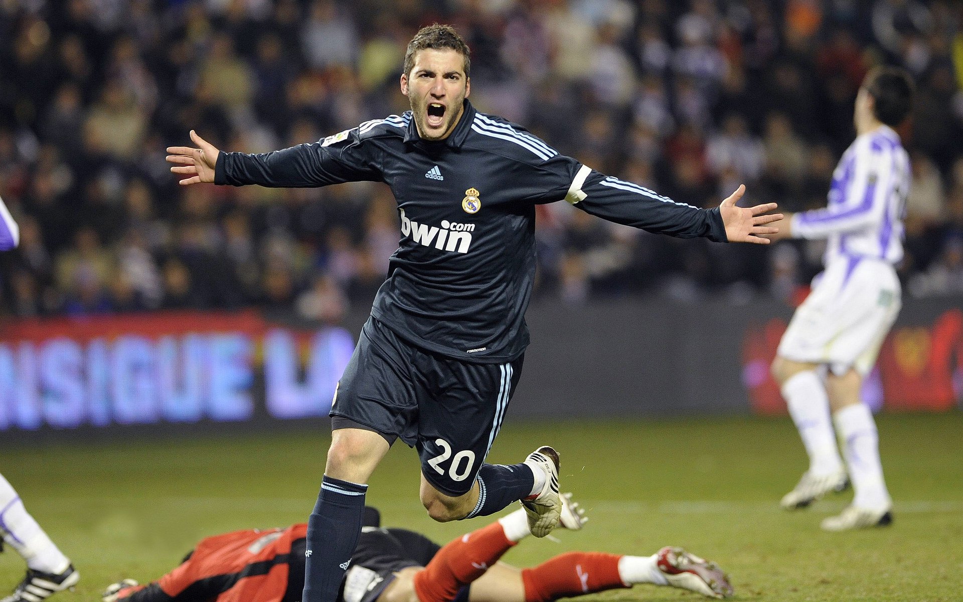 射击队训练引入虚拟现实增强专注力,射击训练营能提高什么