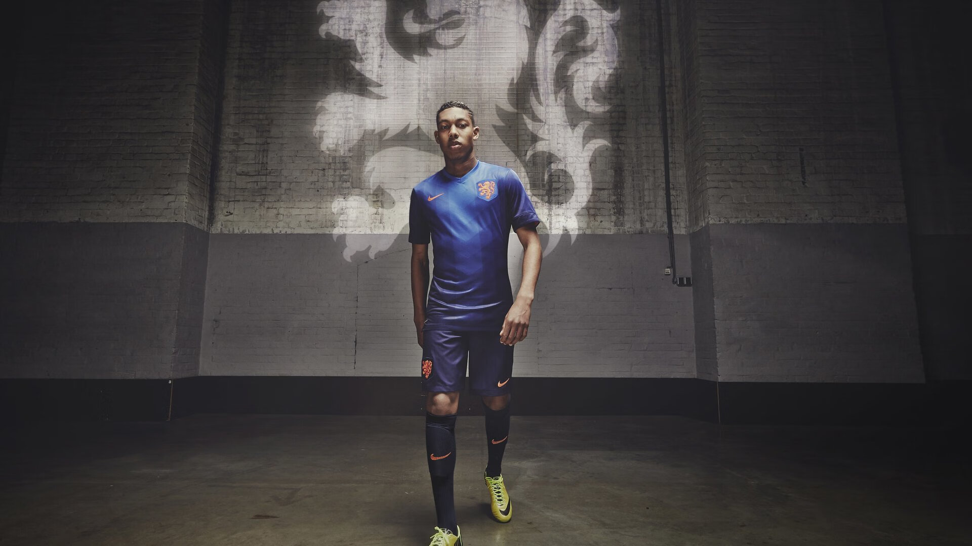 骑士训练结束后进行头脑风暴战术讨论,骑士训练营